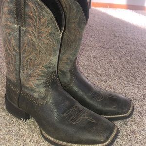 Men’s Ariat cowboy boots